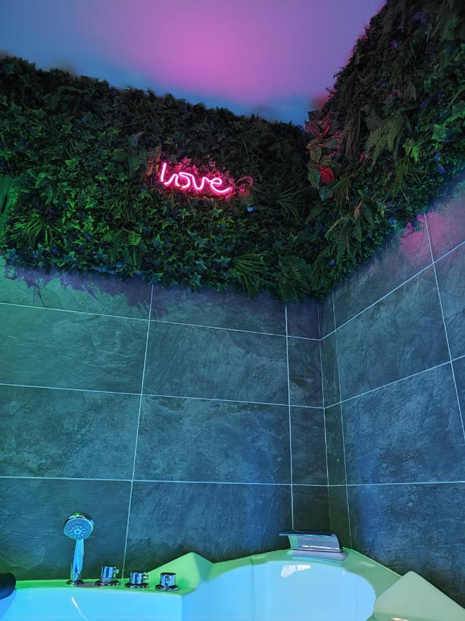 Loveroomxspa Bourg-Saint-Christophe Kültér fotó